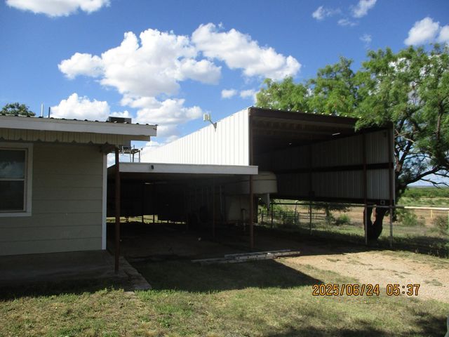 420 Juniper Road, Bronte, TX 76933