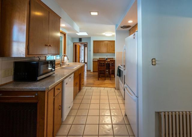 624 10th Street SW, Willmar, MN 56201