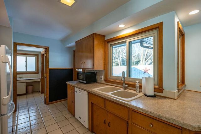 624 10th Street SW, Willmar, MN 56201