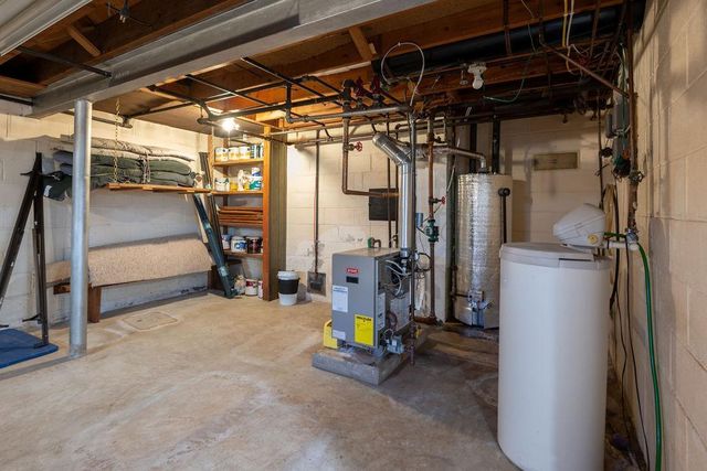 624 10th Street SW, Willmar, MN 56201