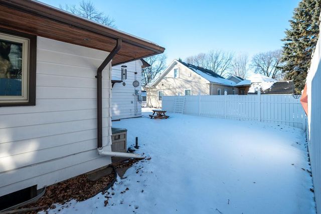 624 10th Street SW, Willmar, MN 56201