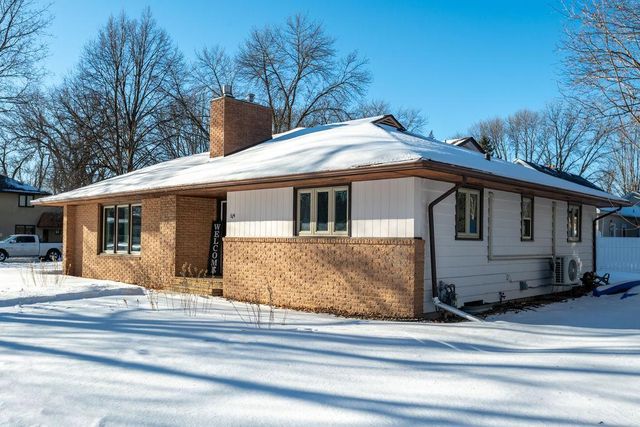 624 10th Street SW, Willmar, MN 56201