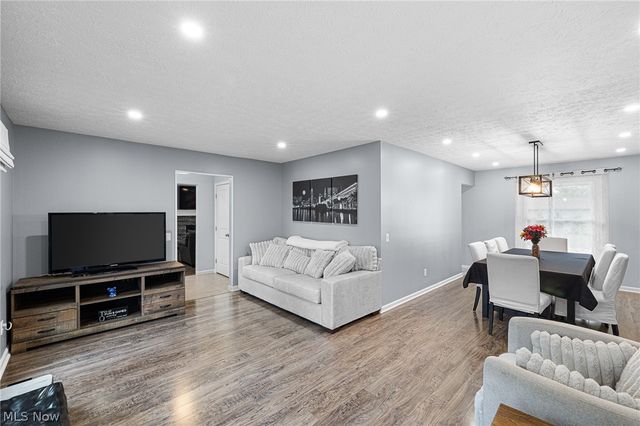 10810 Gate Post Road, Strongsville, OH 44149