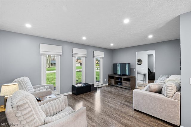 10810 Gate Post Road, Strongsville, OH 44149