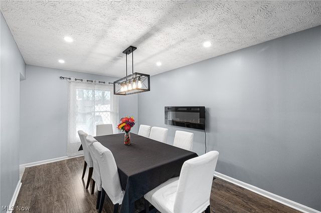 10810 Gate Post Road, Strongsville, OH 44149