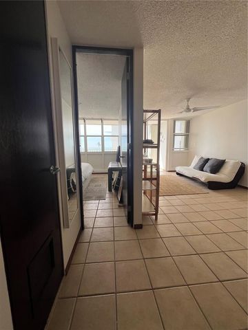16 AMAPOLA 504, Carolina, PR 00979
