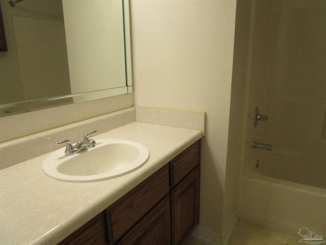 5191 Goshawk Dr, Milton, FL 32570