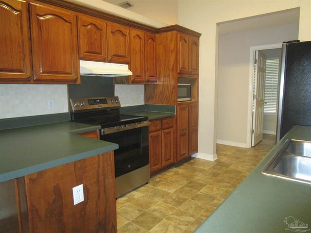 5191 Goshawk Dr, Milton, FL 32570