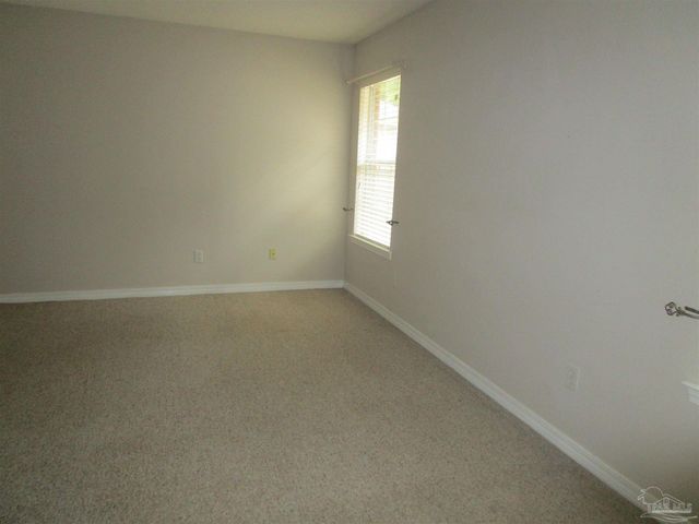 5191 Goshawk Dr, Milton, FL 32570