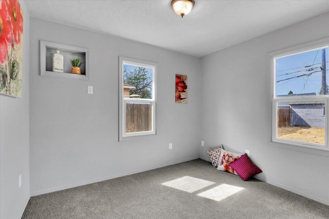 903 E Rowan Ave, Spokane, WA 99216