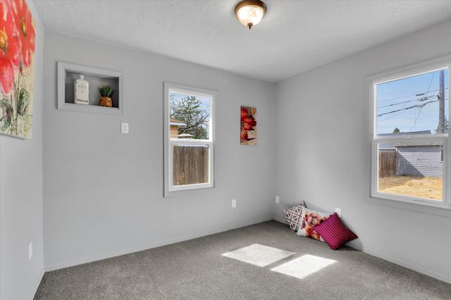903 E Rowan Ave, Spokane, WA 99216