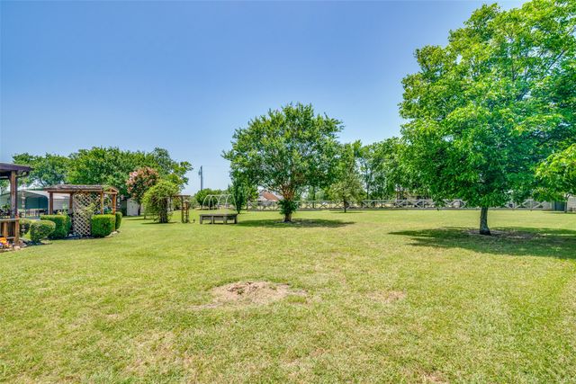 6626 Meadow Ridge Circle, Nevada, TX 75173
