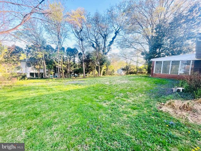 2530 VETERANS DR, Wilmington, DE 19810