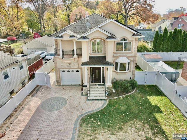 238 E Johnson Avenue, Bergenfield, NJ 07621