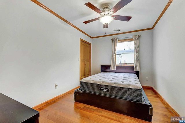 238 E Johnson Avenue, Bergenfield, NJ 07621