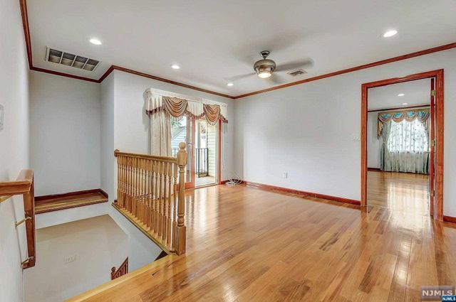 238 E Johnson Avenue, Bergenfield, NJ 07621