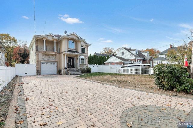 238 E Johnson Avenue, Bergenfield, NJ 07621