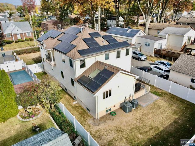 238 E Johnson Avenue, Bergenfield, NJ 07621
