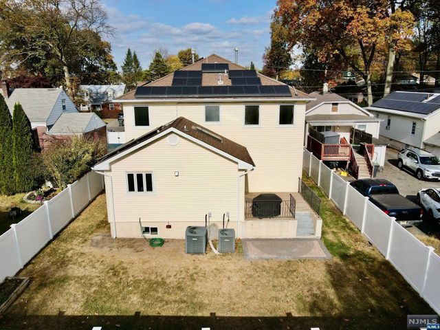 238 E Johnson Avenue, Bergenfield, NJ 07621
