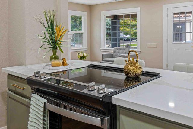 223 Achor Ct, Modesto, CA 95354