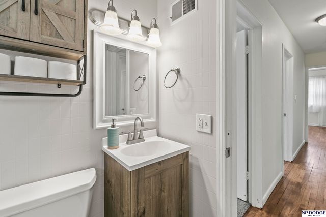 3164 Ida Street, Omaha, NE 68112