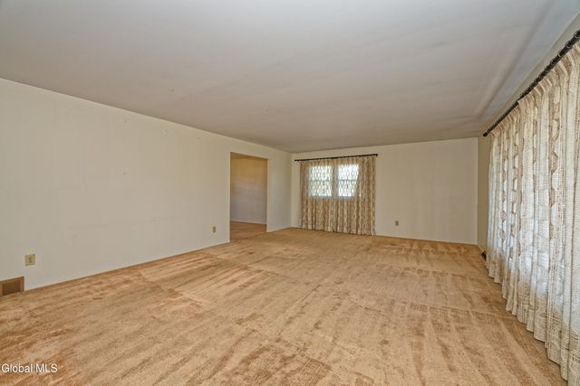 3 Dante Terrace, Colonie, NY 12110