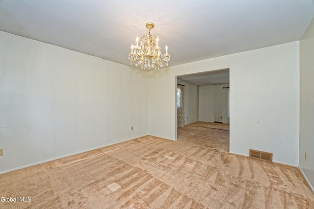 3 Dante Terrace, Colonie, NY 12110