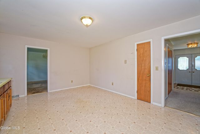 3 Dante Terrace, Colonie, NY 12110