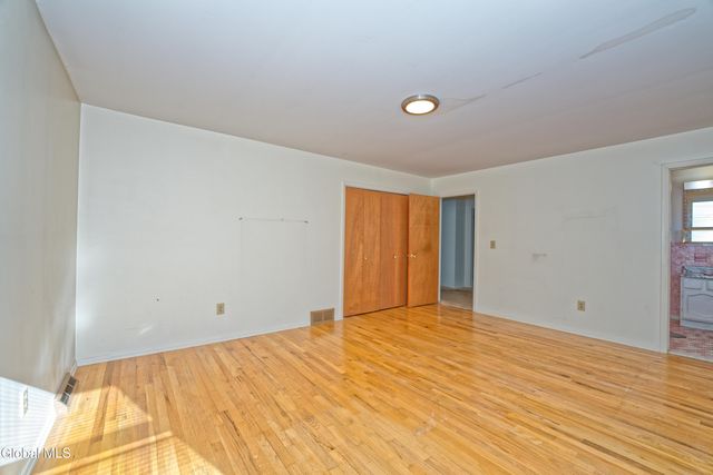 3 Dante Terrace, Colonie, NY 12110