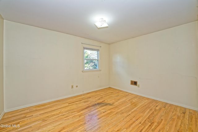 3 Dante Terrace, Colonie, NY 12110