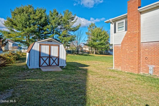 3 Dante Terrace, Colonie, NY 12110