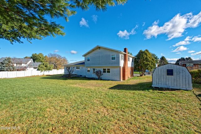 3 Dante Terrace, Colonie, NY 12110