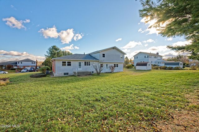 3 Dante Terrace, Colonie, NY 12110