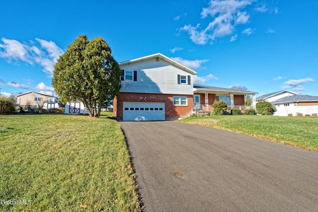 3 Dante Terrace, Colonie, NY 12110