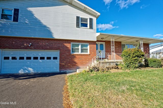 3 Dante Terrace, Colonie, NY 12110