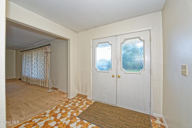 3 Dante Terrace, Colonie, NY 12110