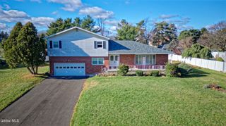 3 Dante Terrace, Colonie, NY 12110