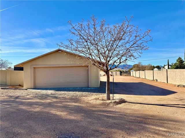 3165 Louise Avenue, Kingman, AZ 86401