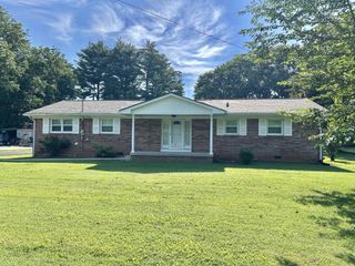 119 Elkins St, Estill Springs, TN 37330