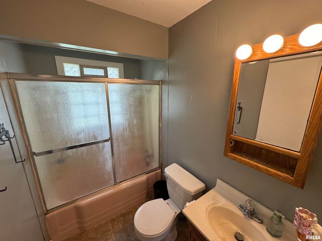 4421 W CROST Road, Peoria, IL 61604