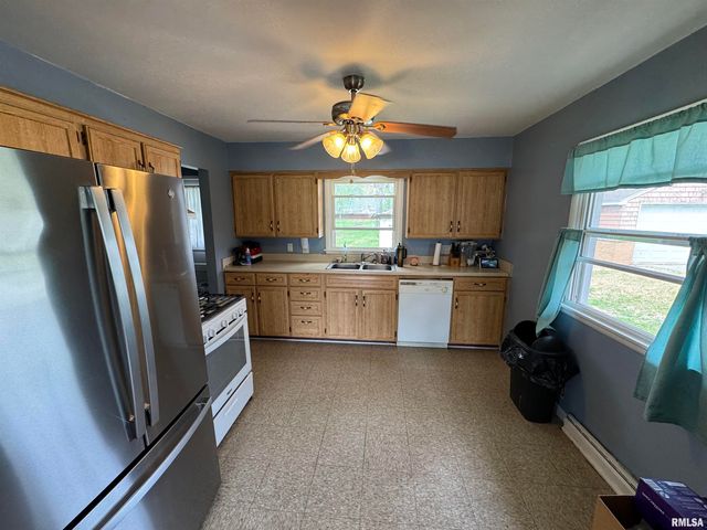 4421 W CROST Road, Peoria, IL 61604