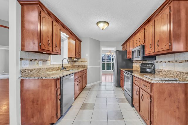 720 Superior Ln, Clarksville, TN 37043