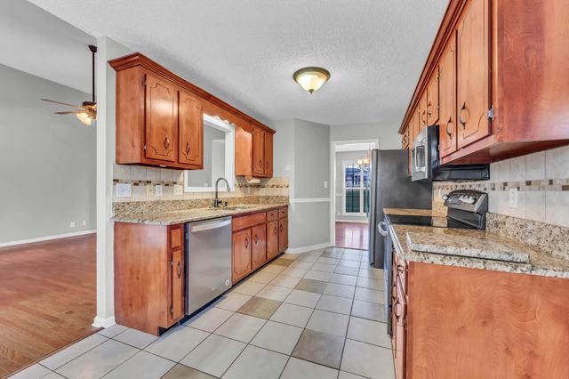 720 Superior Ln, Clarksville, TN 37043