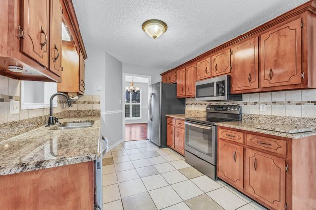 720 Superior Ln, Clarksville, TN 37043