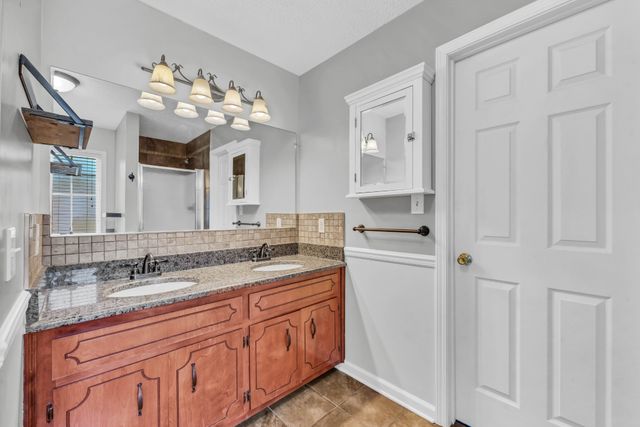 720 Superior Ln, Clarksville, TN 37043