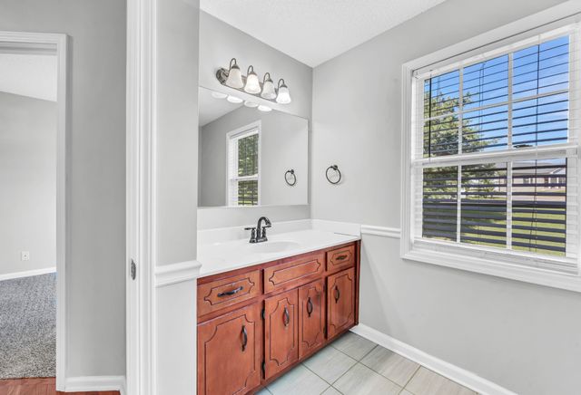 720 Superior Ln, Clarksville, TN 37043
