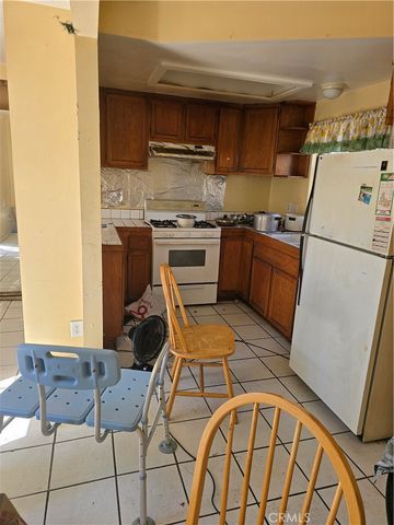 416 N Hobart, Los Angeles, CA 90004