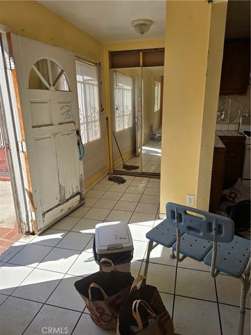 416 N Hobart, Los Angeles, CA 90004