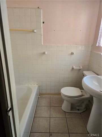 416 N Hobart, Los Angeles, CA 90004