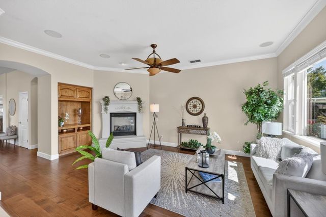 2004 Elvenden Way, Roseville, CA 95661